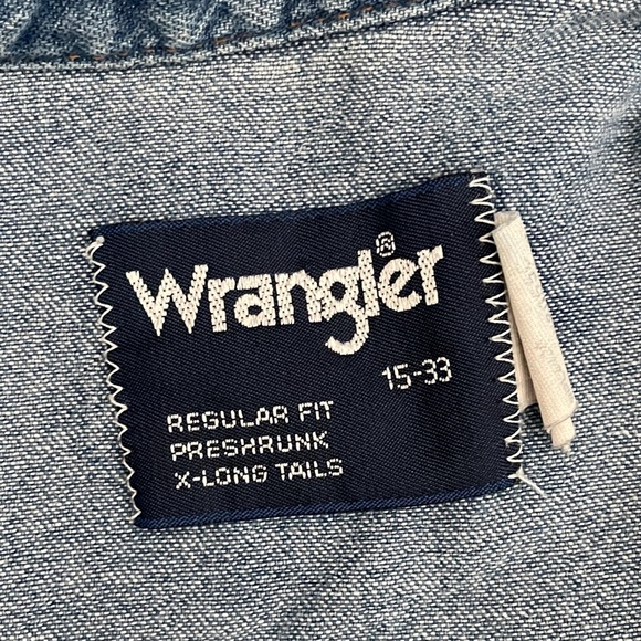 VINTAGE Wrangler denim button down shirt regular fit x-long tails size 1… - Picture 7 of 8